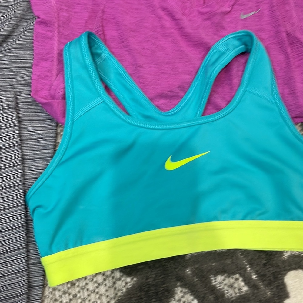 ❌SOLD❌Bundle of Nike Workout Clothes - Picture 2 of 7